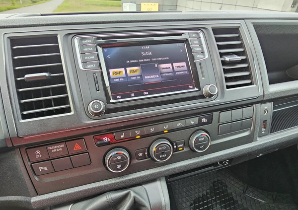 Volkswagen Caravelle cena 132717 przebieg: 180000, rok produkcji 2015 z Tarczyn małe 211